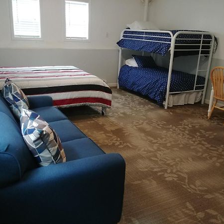 Arctic Adventure Hostel Анкоридж Экстерьер фото